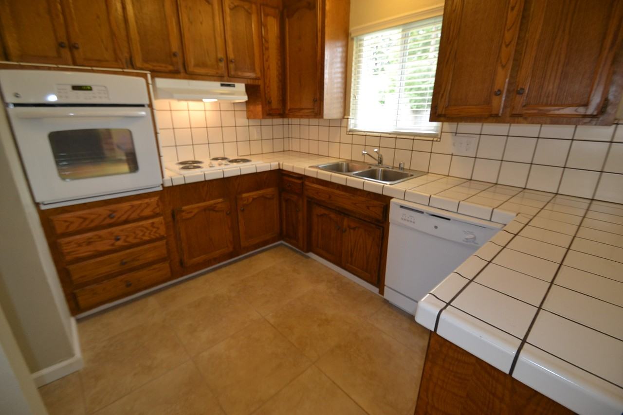 2432 El Rocco Way - Photo 2 of 10