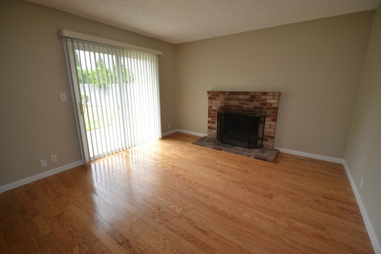 2432 El Rocco Way - Photo 3 of 10