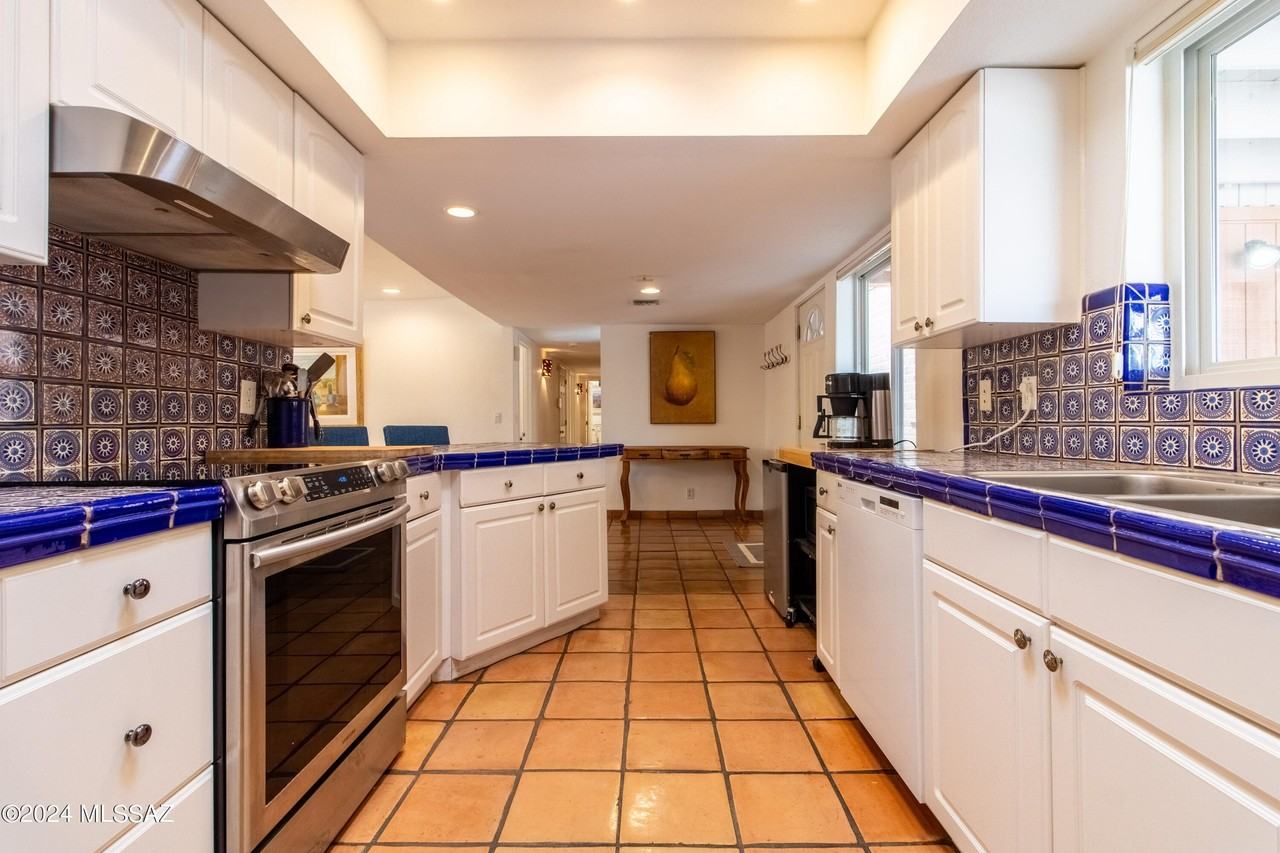 3752 East Calle Guaymas - Photo 4 of 39