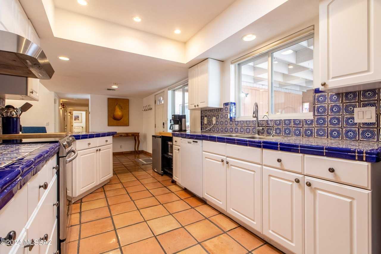 3752 East Calle Guaymas - Photo 5 of 39