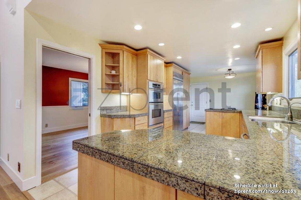 754 Sutro Ave - Photo 5 of 20