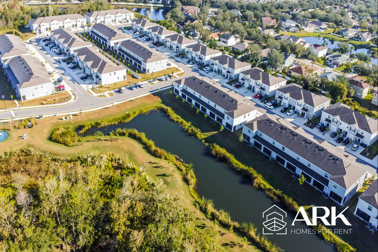 Oak Haven Townhomes - Photo 5 of 28