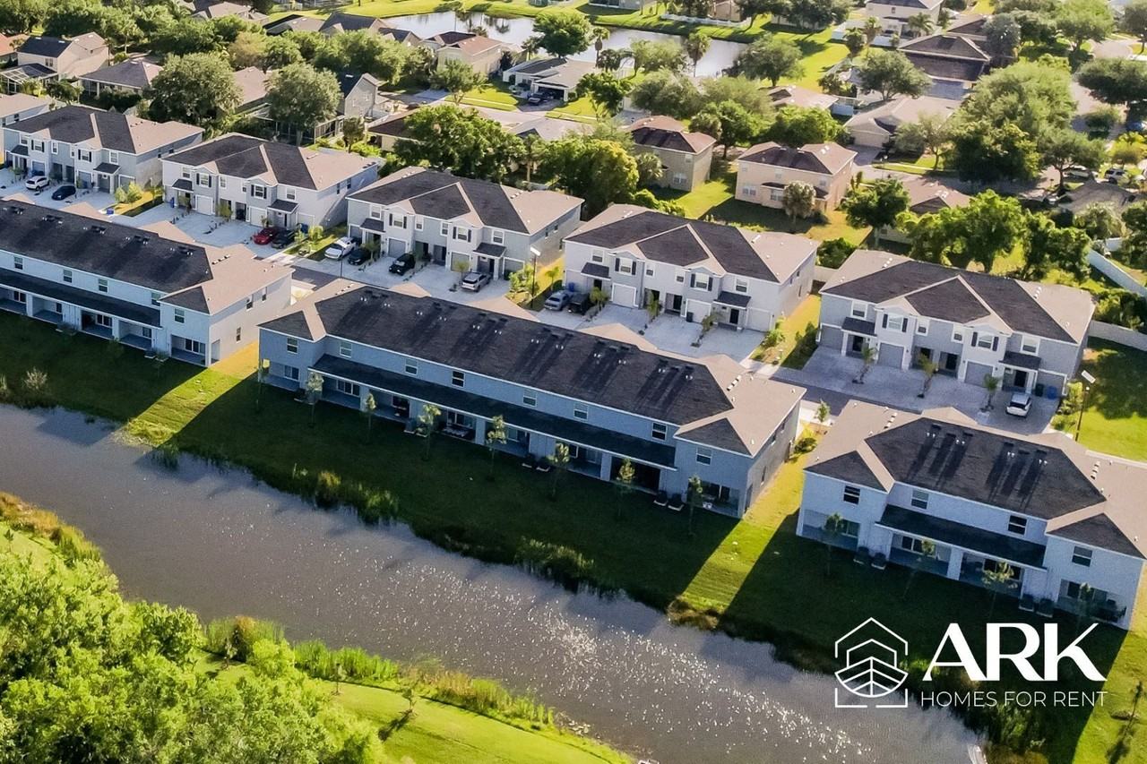 Oak Haven Townhomes - Photo 7 of 28