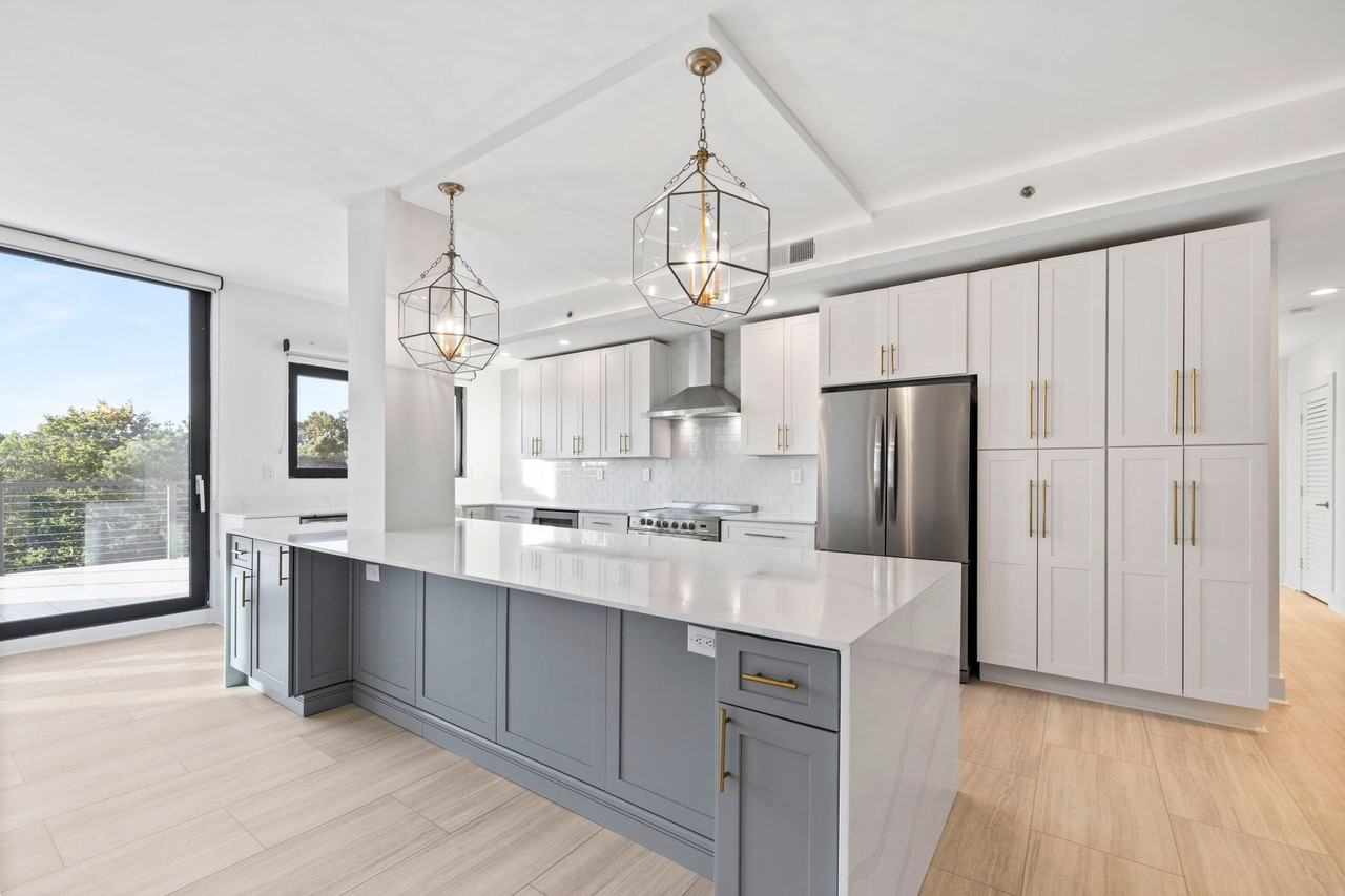 Ilion - Photo 5 of 50