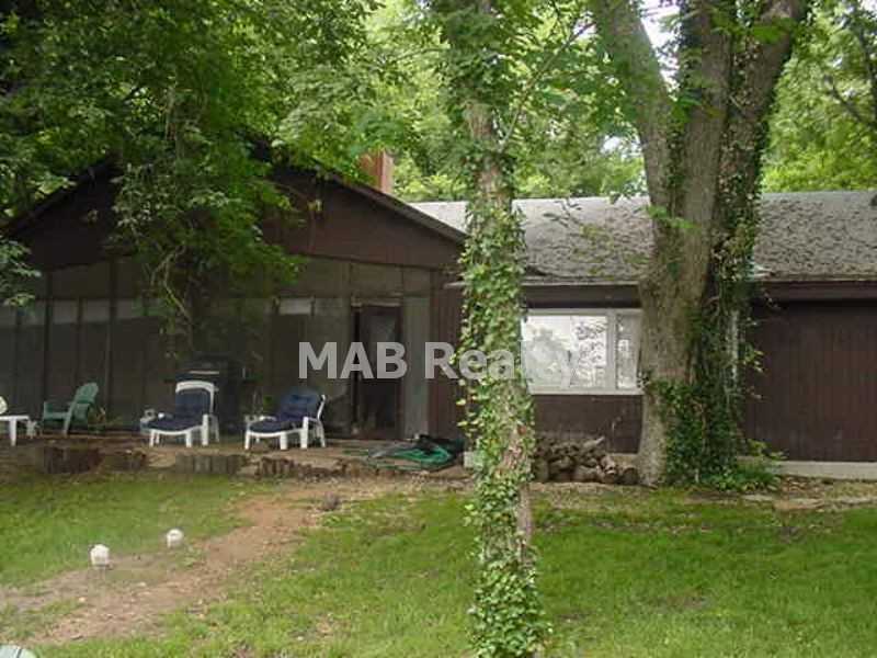 2222 St Francis Ave - Photo 3 of 15