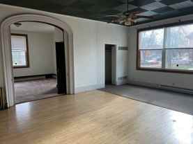 rr328 - Photo 1 of 1