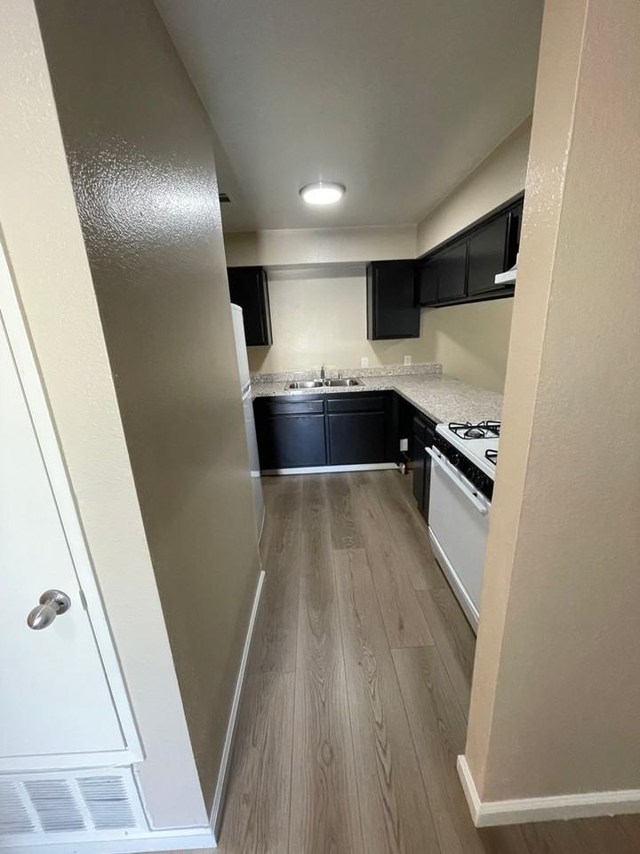Shadow Ridge Apartments - Photo 3 of 50