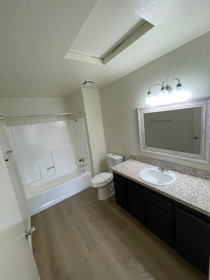 Shadow Ridge Apartments - Photo 7 of 50