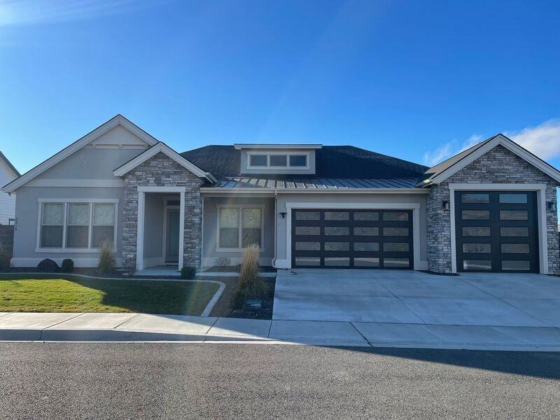 2319 Skyview Loop - Photo 2 of 39
