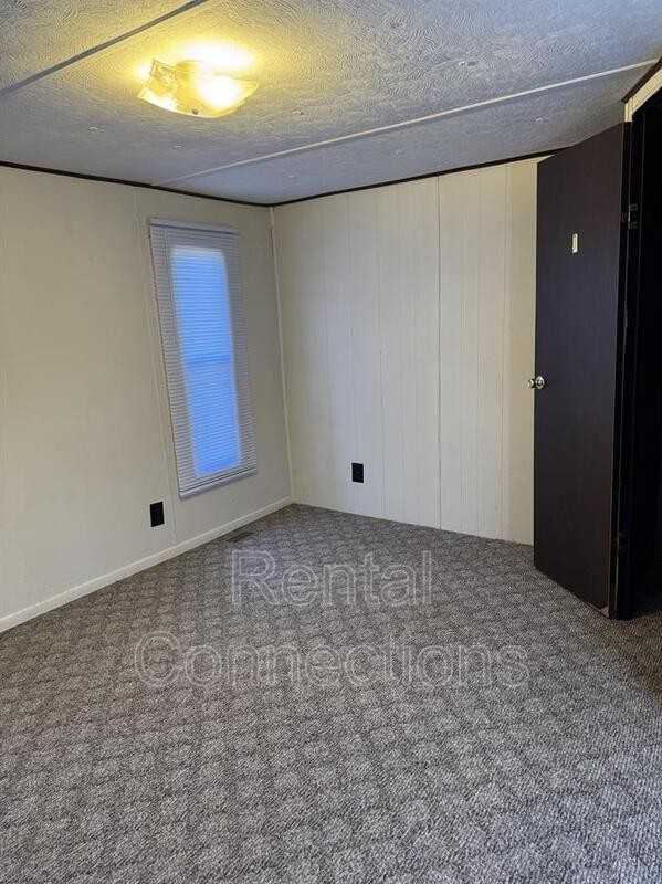 309 Washington St - Photo 6 of 12