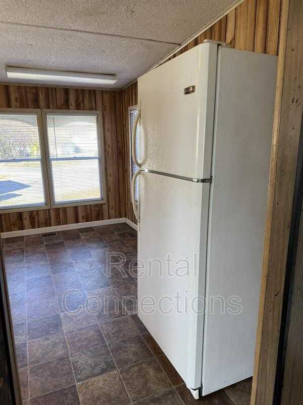 309 Washington St - Photo 7 of 12