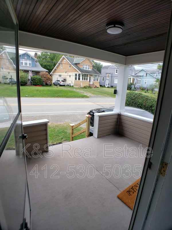 1145 Lincoln Way - Photo 3 of 7