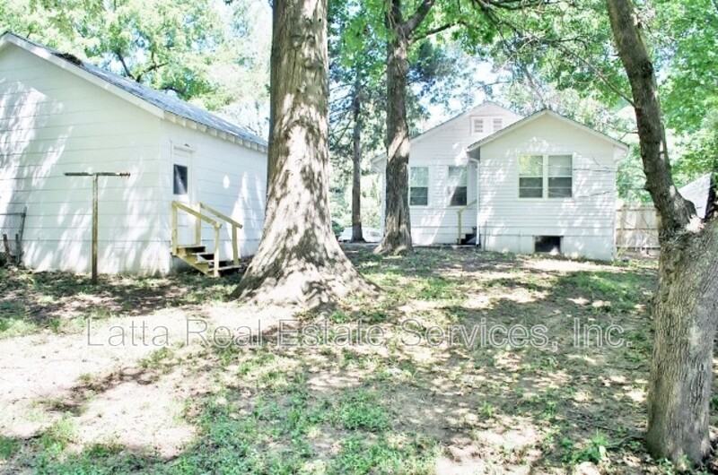 1718 Waubesa Ave - Photo 2 of 13