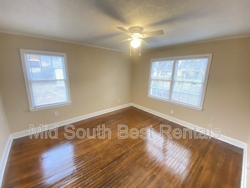 1024 Springdale St - Photo 5 of 8