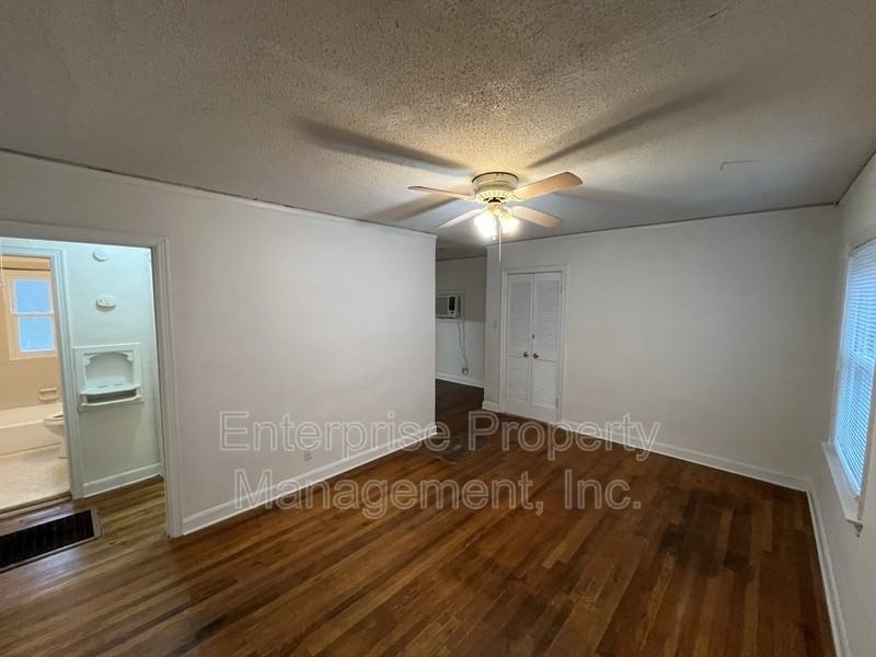 801 Bowen Cir - Photo 4 of 27