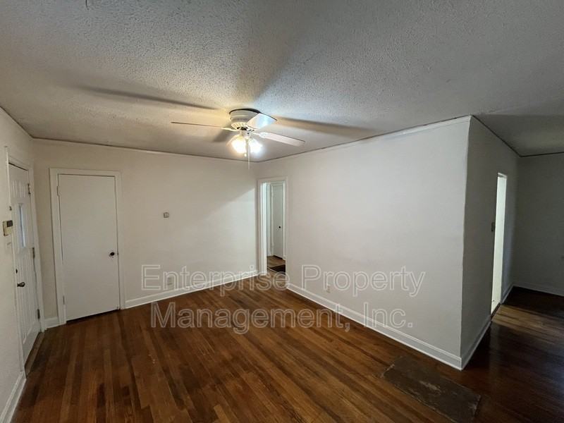 801 Bowen Cir - Photo 5 of 27