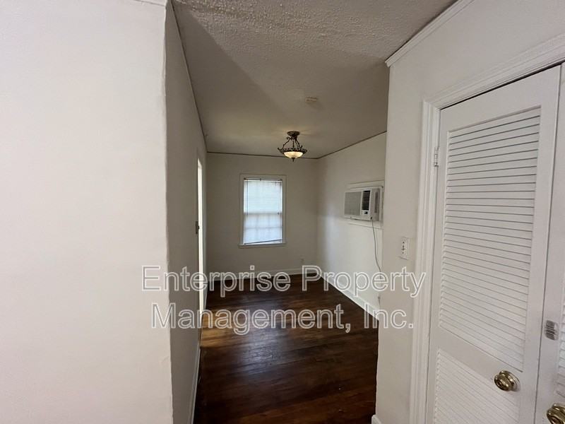 801 Bowen Cir - Photo 6 of 27