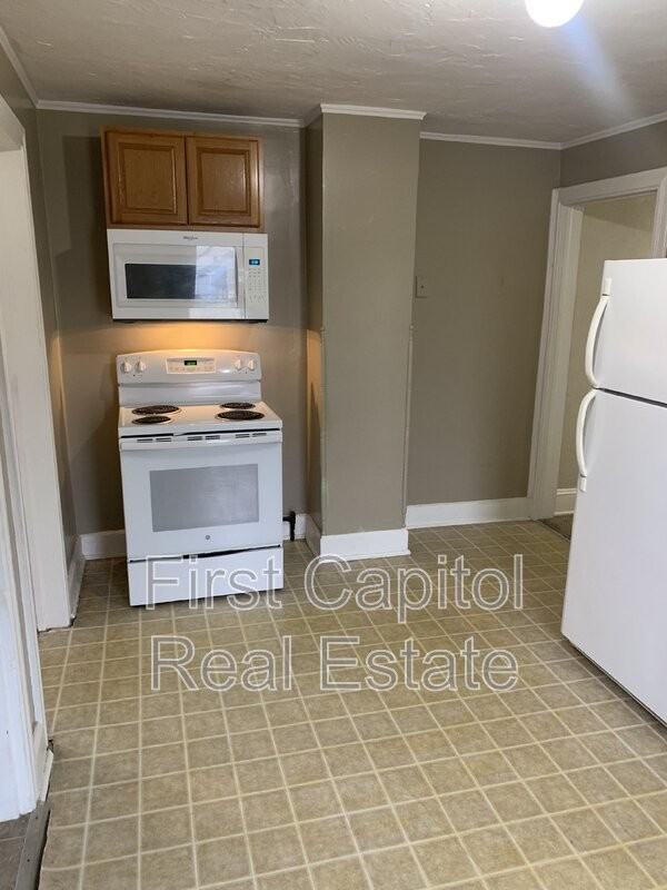 401 E Hanover St - Photo 2 of 9