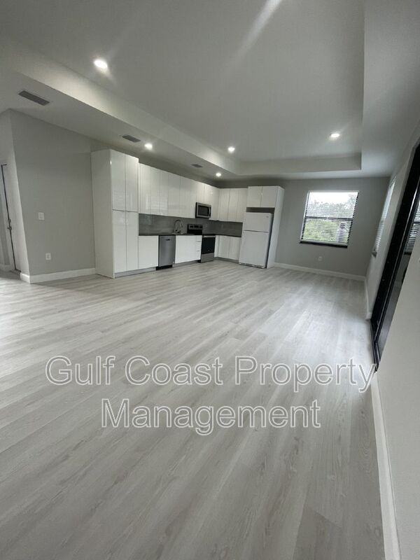 662 Windermere Dr - Photo 3 of 23