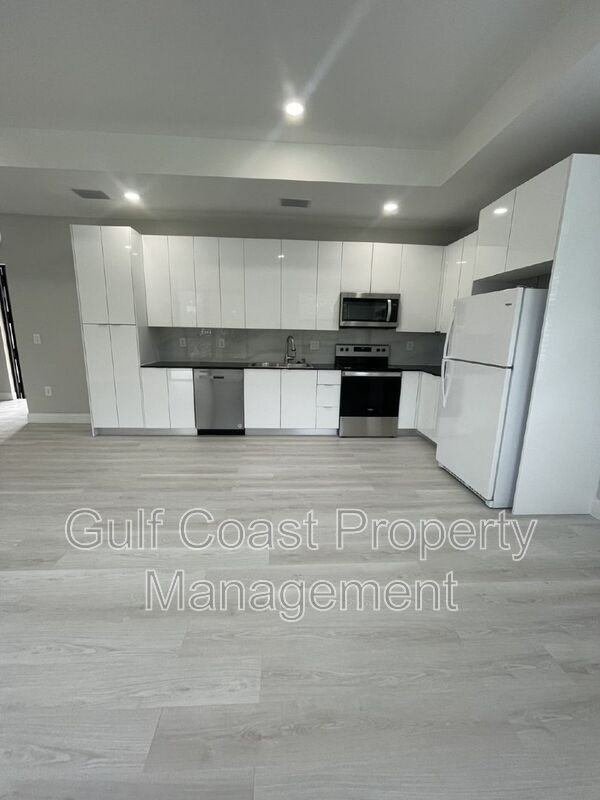 662 Windermere Dr - Photo 4 of 23