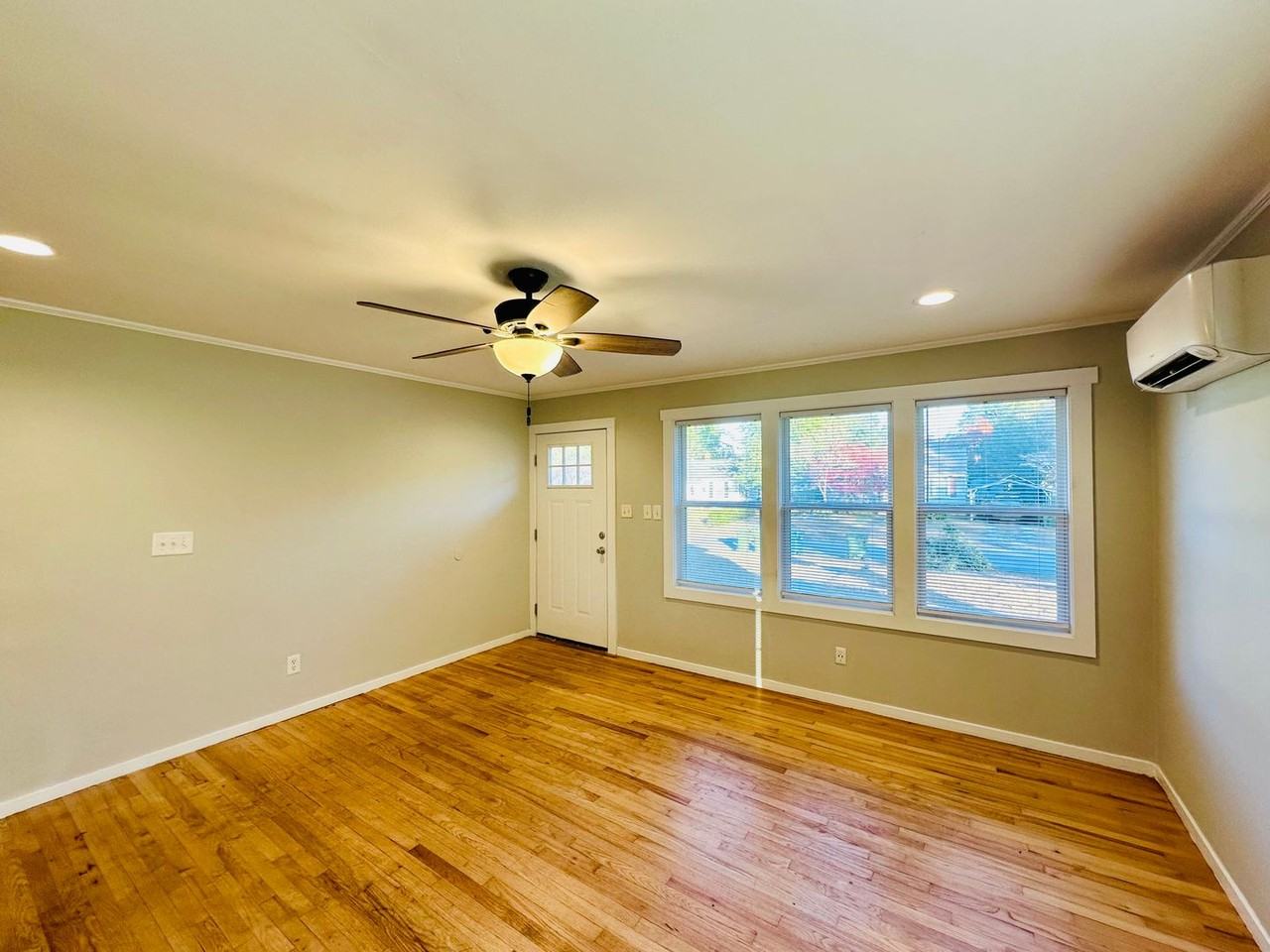 2342 Monroe St - Photo 2 of 20