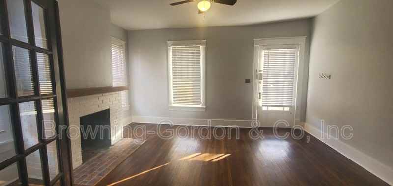 2220 Ashwood Ave - Photo 3 of 7