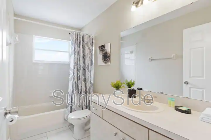 820 Briargrove Ave - Photo 3 of 42