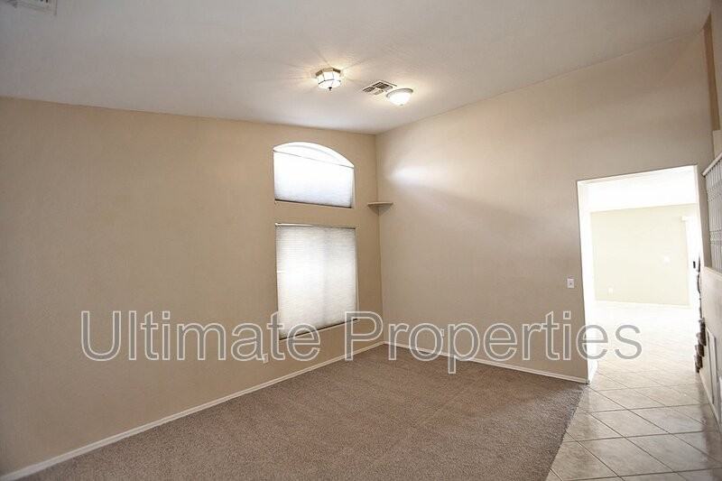 6153 W Echo Ln - Photo 3 of 21