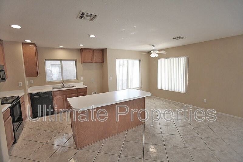 6153 W Echo Ln - Photo 5 of 21