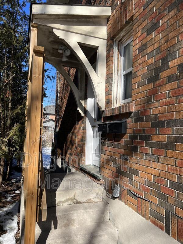 642 Bolivar St - Photo 3 of 34