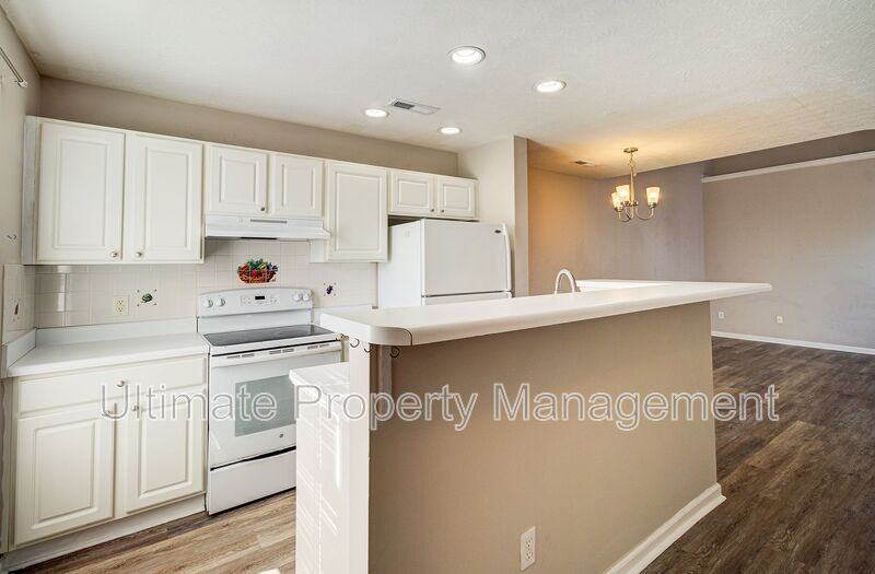 741 Sunseeker Dr - Photo 2 of 18
