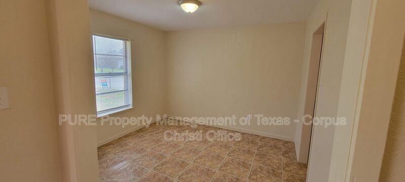 2255 Lombardy Dr - Photo 3 of 50