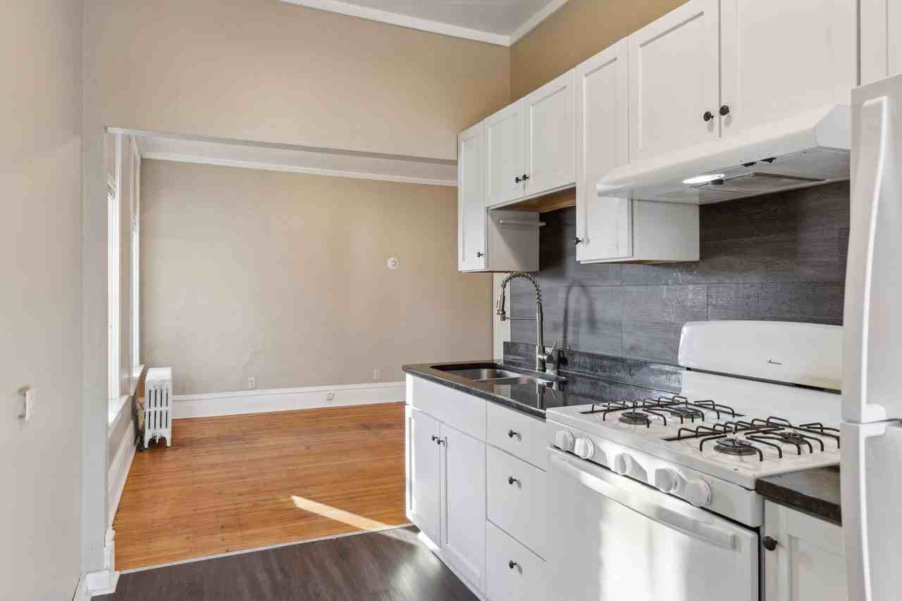 938 - 940 East 3rd Street - Photo 3 of 43