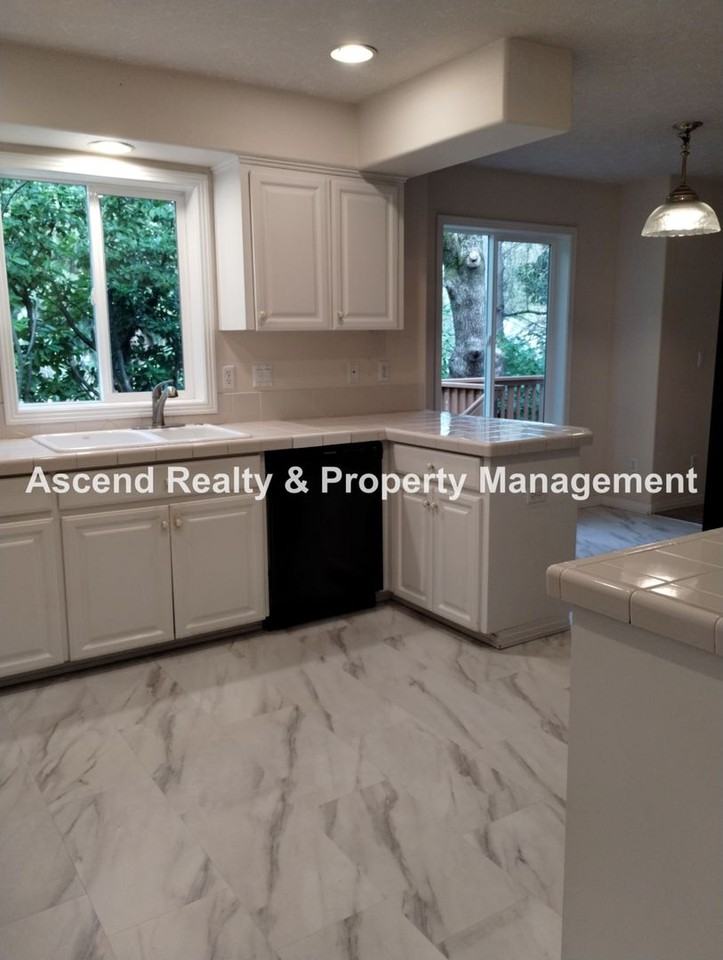 8523 Sw Marissa Dr - Photo 5 of 16