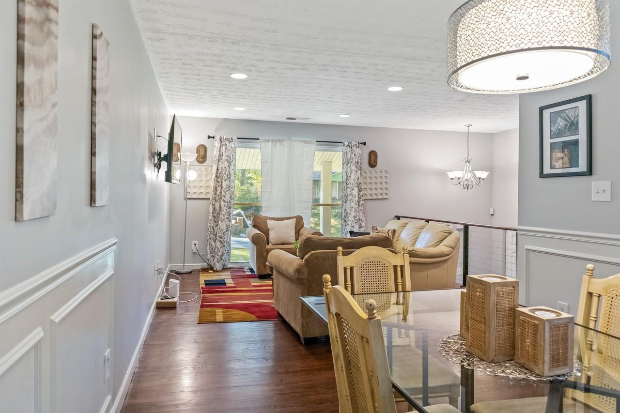 4942 Sheila Lane - Photo 3 of 44