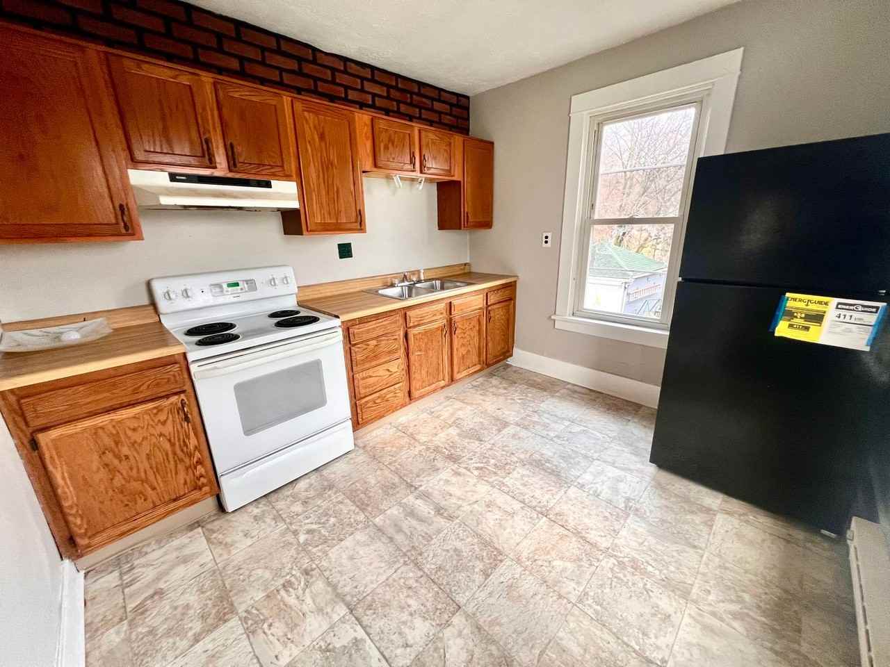 210 Penn Ave - Photo 2 of 15