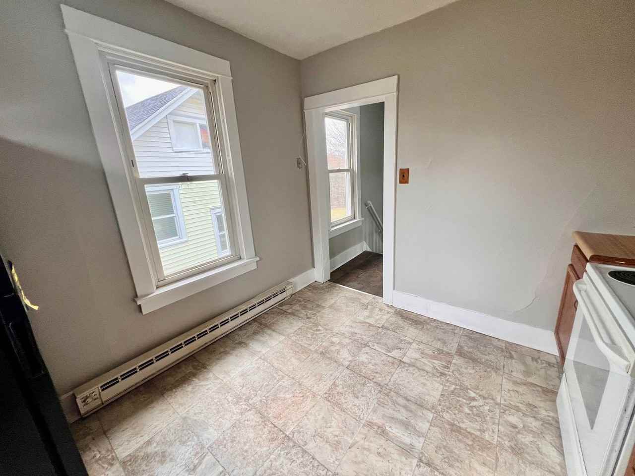 210 Penn Ave - Photo 3 of 15