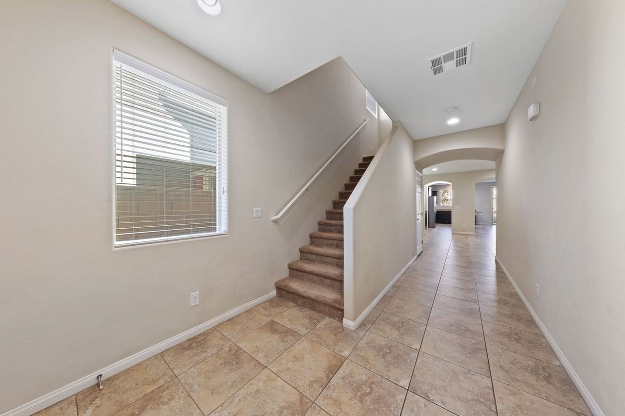 2324 Mundare Dr - Photo 3 of 40