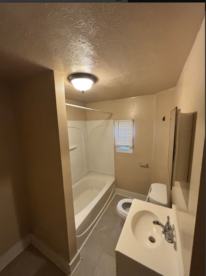 1037 Dayton St - Photo 2 of 29