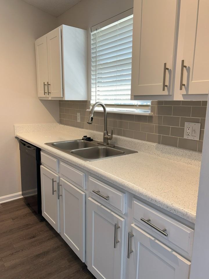 1288 Jefferson Avenue - Photo 3 of 11