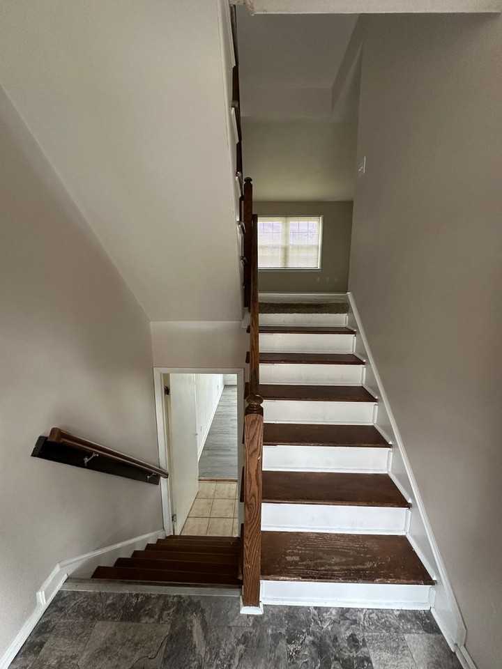 2824 Wellesley Court - Photo 2 of 30