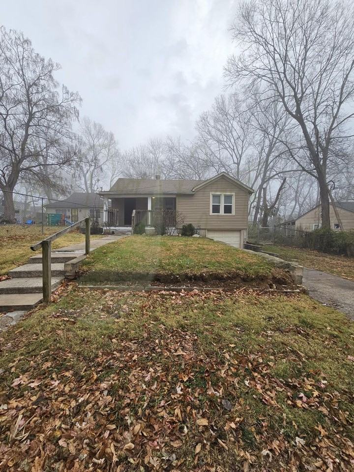 7209 Bales Ave - Photo 3 of 8