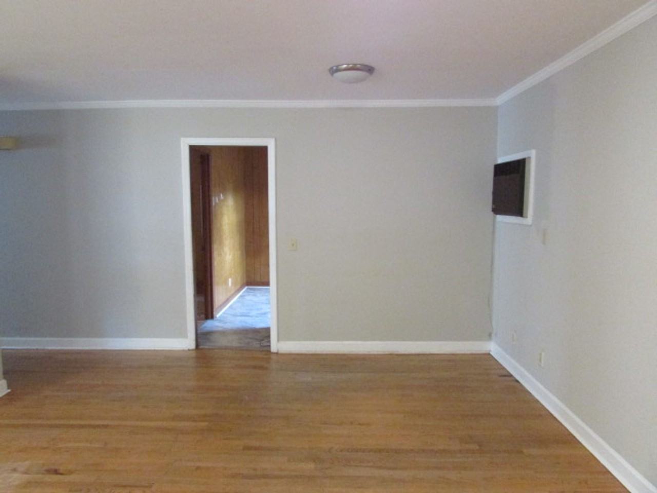 721 E Charlotte Ave - Photo 2 of 15