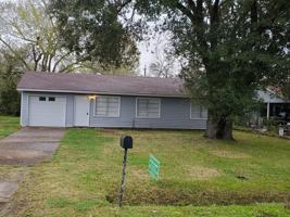 featured image of 5165 Parkview Dr