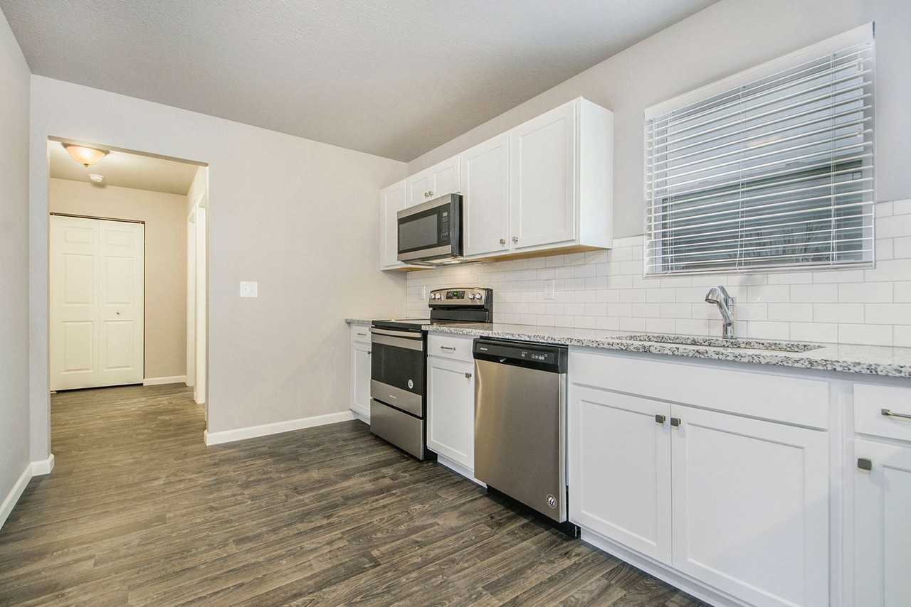 2756 Berkshire St - Photo 3 of 26