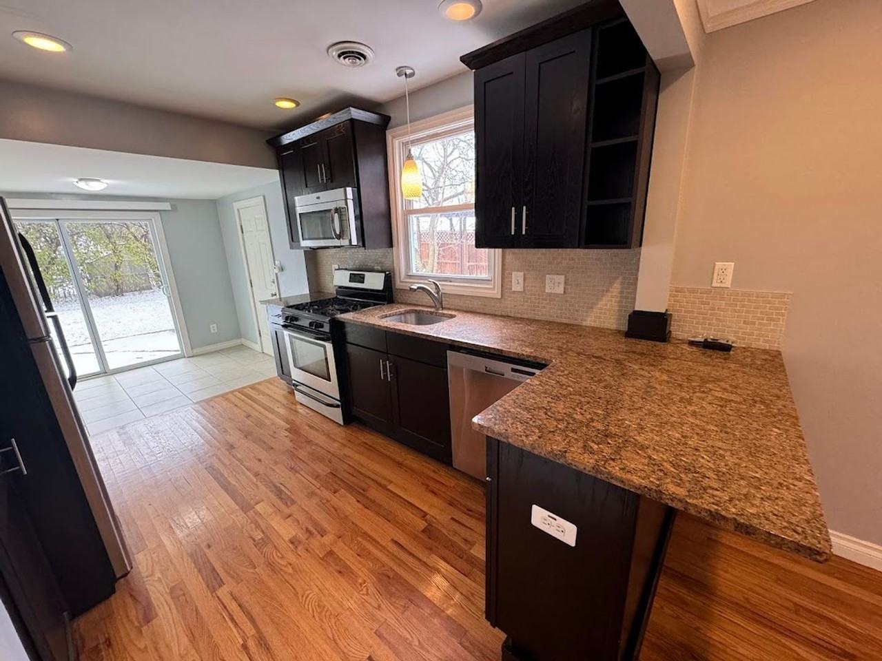 3876 Ellwood Ave - Photo 3 of 12