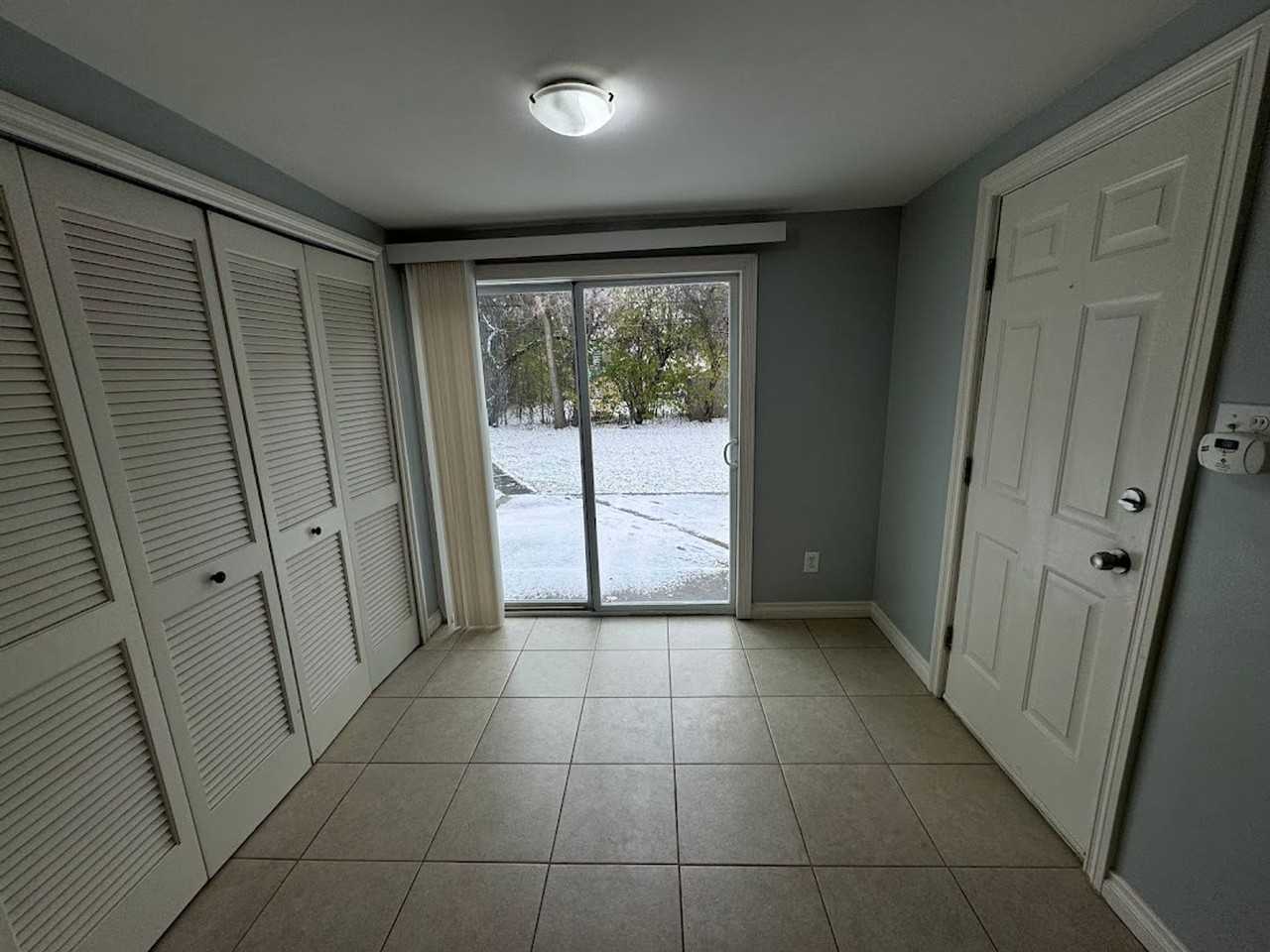 3876 Ellwood Ave - Photo 5 of 12