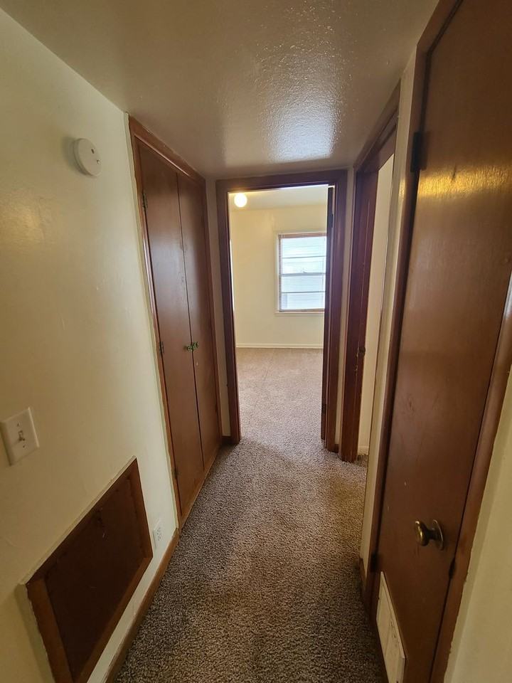 1224 Downtain St - Photo 7 of 12