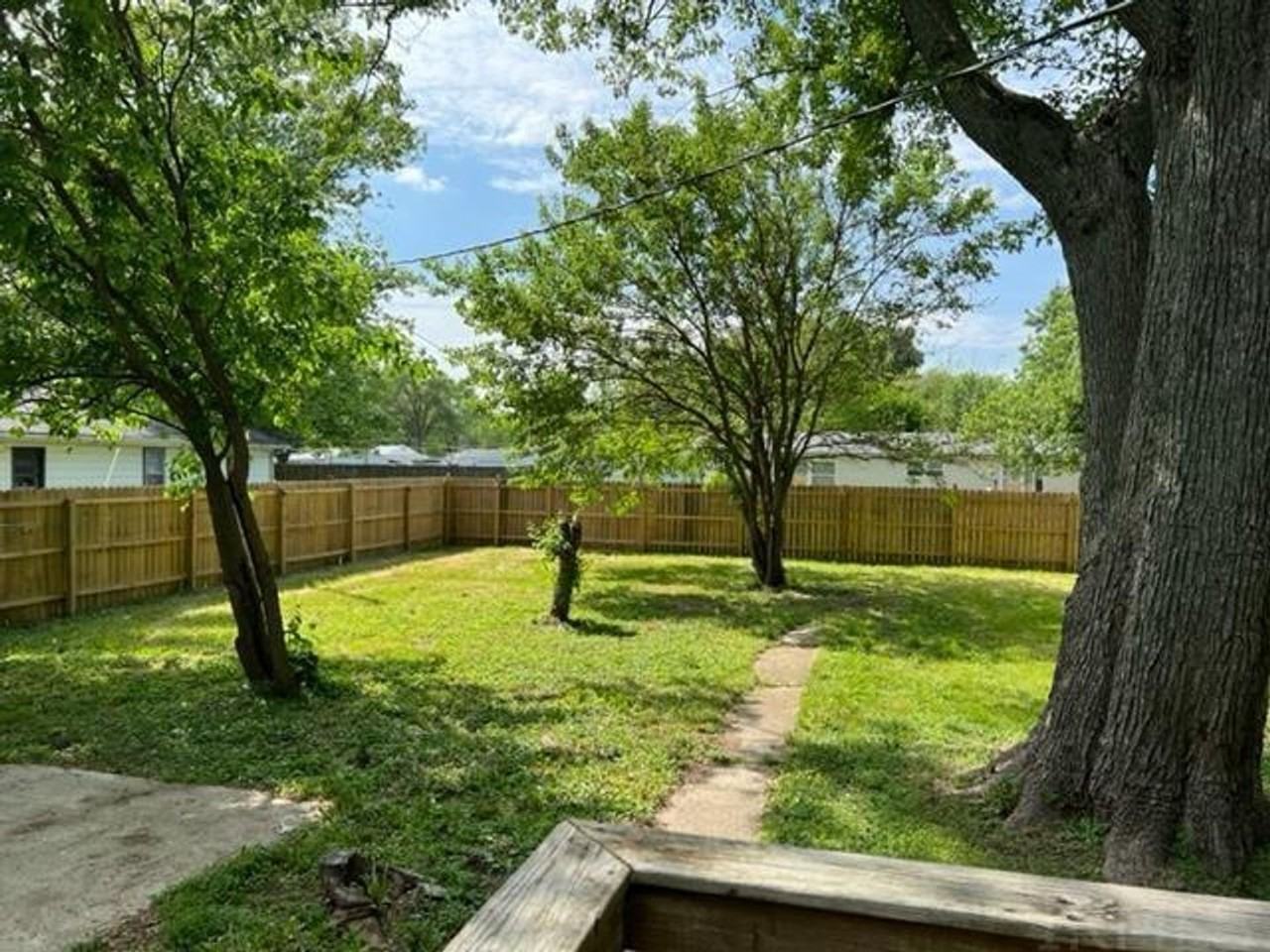 3517 S Hoyt Ave - Photo 2 of 13