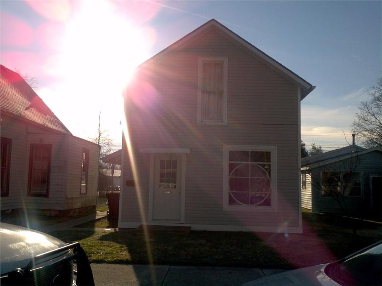 1239 Superior St - Photo 2 of 10